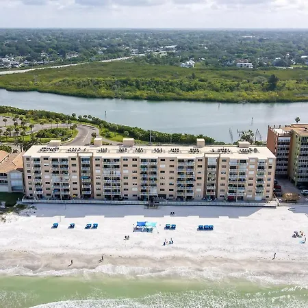 Ocean Front Oasis Apartment
